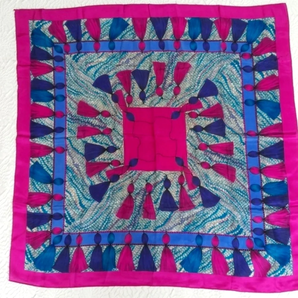 VTG Abstract Design Vivid Colors Silky Scarf
